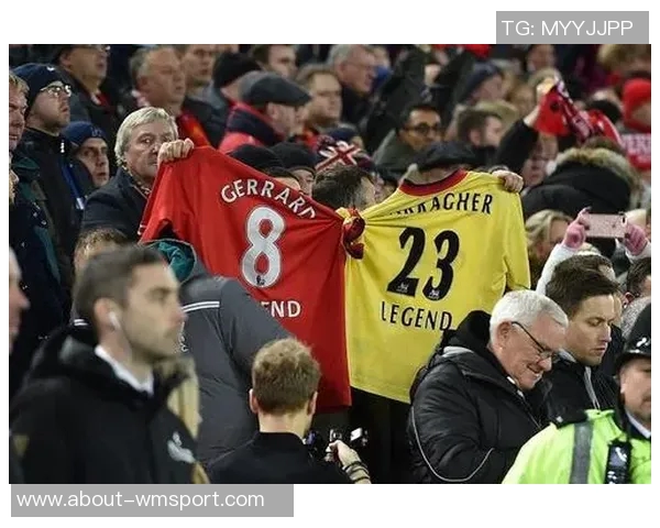 公交司机穿利物浦球衣遭切尔西球迷围攻后被解雇引发热议