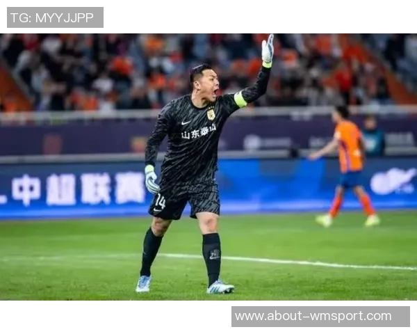 王大雷感谢球迷雨中支持并祝双节快乐展现球队团结精神