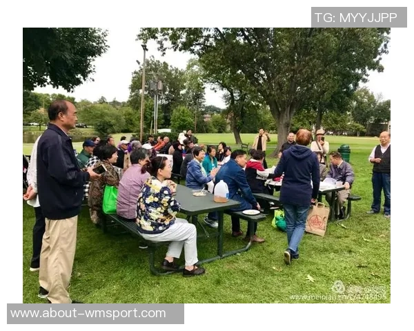 李梦分享中秋团圆美照祝福大家共度佳节快乐时光 李梦分享中秋团圆美照祝福大家共度佳节快乐时光